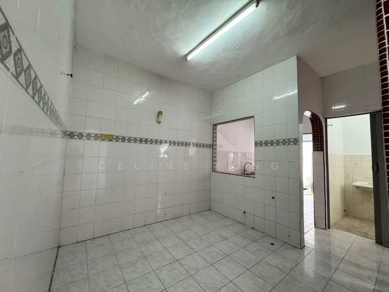 2-storey Terraced House for Sale in BANDAR PUCHONG JAYA (Puchong) - Celine Kong - Kitchen - PropertyGuru.com.my