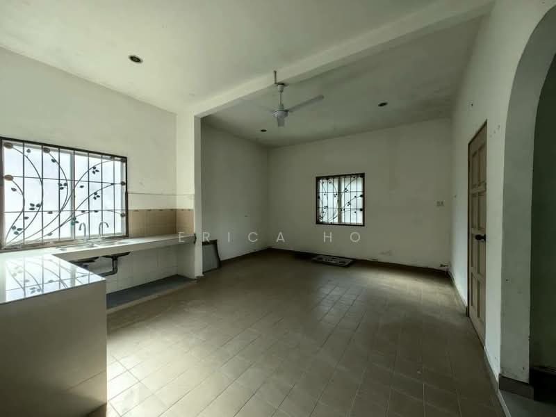 Rumah Teres untuk Dijual di Taman Mutiara Rini (Skudai) - Erica Ho - Kitchen - PropertyGuru.com.my
