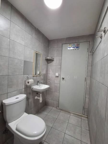 Servis Apartment untuk Disewa di One Equine - Teng Poh Hong - Bathroom - PropertyGuru.com.my