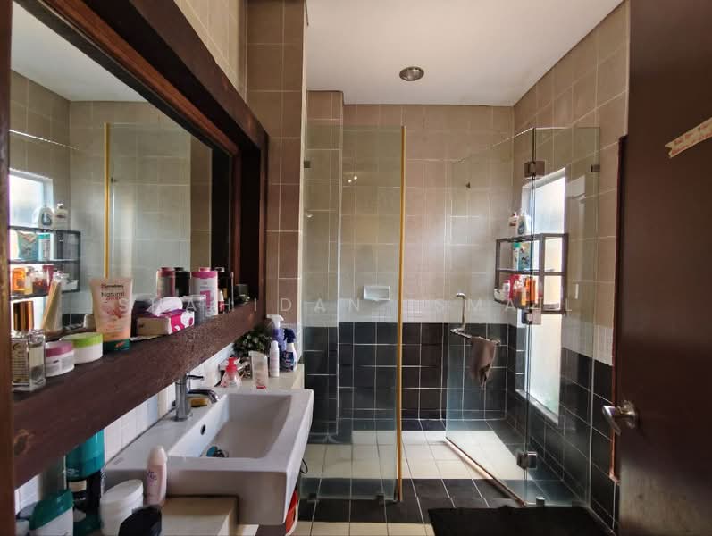 Rumah Banglo untuk Dijual di Bangi (Selangor) - Shahidan Ismail - Bathroom - PropertyGuru.com.my