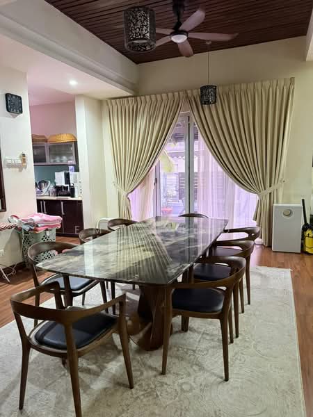 Rumah Berkembar untuk Dijual di Laman Seri (Shah Alam) - Emily Kho - Dining Room - PropertyGuru.com.my