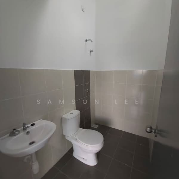 2-storey Terraced House for Sale in Taman Scientex Rawang (Rawang) - Samson Lee - Bathroom - PropertyGuru.com.my