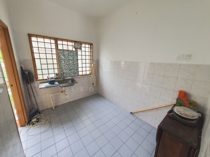 2-storey Terraced House for Sale in TAMAN PUCHONG UTAMA (Puchong) - Leo Koh - Kitchen - PropertyGuru.com.my