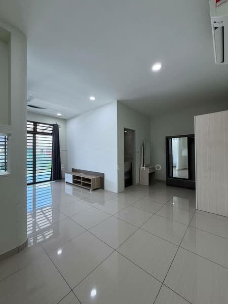Rumah Teres 2 Tingkat untuk Dijual di Taman Puteri Wangsa (Ulu Tiram) - Erica Ho - Living Room - PropertyGuru.com.my