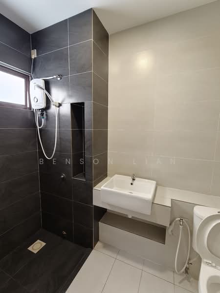 Semi-Detached House for Rent in Puncak Alam (Selangor) - Benson Lian - Bathroom - PropertyGuru.com.my