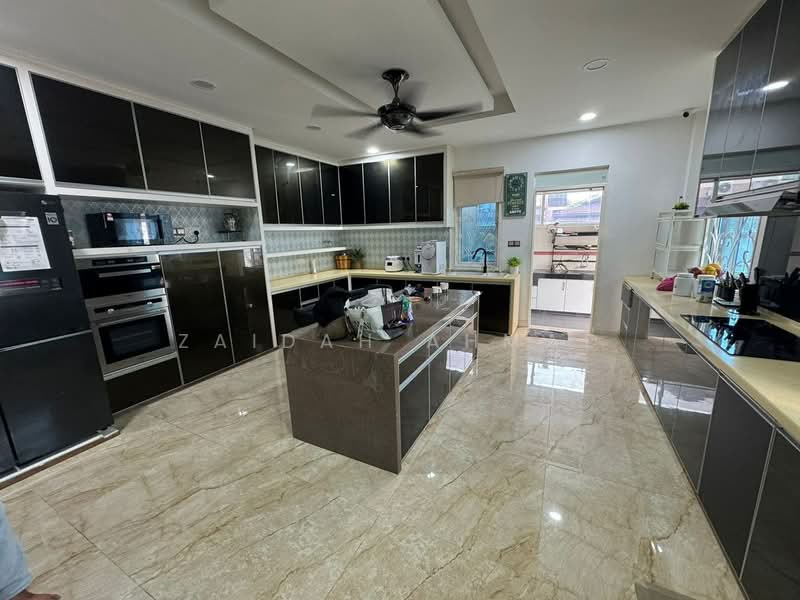 Bungalow for Rent in Taman Ampang Utama (Ampang) - Zaidah Ahmad - Kitchen - PropertyGuru.com.my