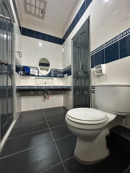 Rumah Berkembar untuk Dijual di Taman Song Choon (Ipoh) - Hon Liang Tan - Bathroom - PropertyGuru.com.my