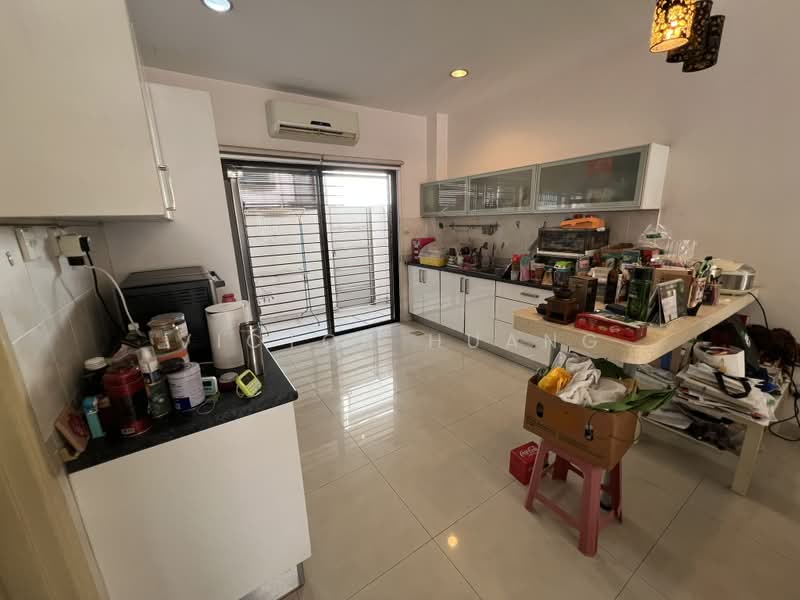 Rumah Teres untuk Dijual di Kota Kemuning (Shah Alam) - Victor Huang - Dry Kitchen - PropertyGuru.com.my