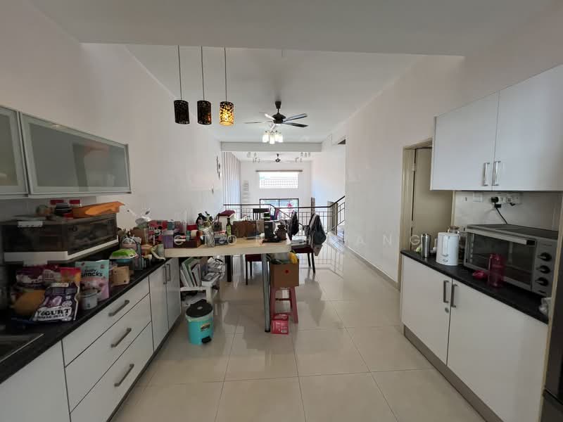 Rumah Teres untuk Dijual di Kota Kemuning (Shah Alam) - Victor Huang - Dry Kitchen - PropertyGuru.com.my