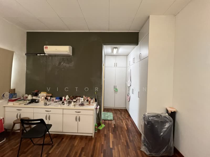 Rumah Teres untuk Dijual di Kota Kemuning (Shah Alam) - Victor Huang - Master Bedroom - PropertyGuru.com.my