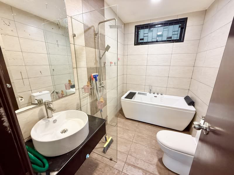 Servis Apartment untuk Disewa di Molek Regency - Marcus Lee - Bathroom - PropertyGuru.com.my