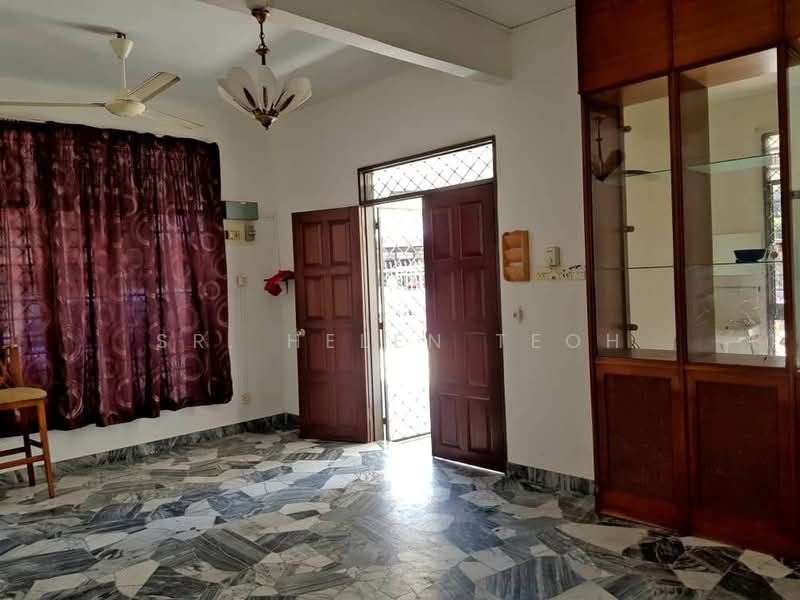2-storey Terraced House for Rent in George Town (Penang) - Sr. Helen Teoh - Living Room - PropertyGuru.com.my