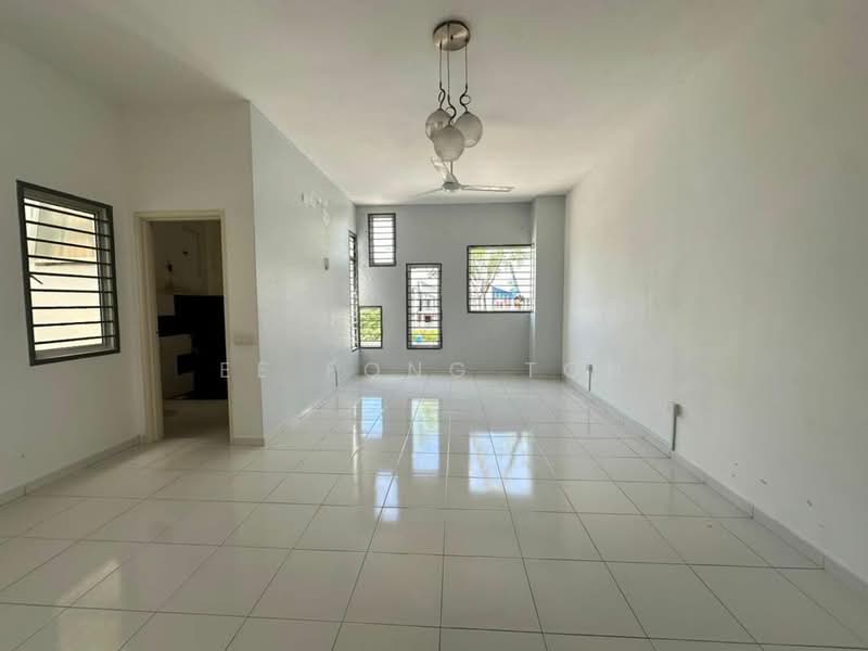 Rumah Teres 2 Tingkat untuk Dijual di Setia Tropika (Johor Bahru) - Ee Fong Toh - Living Room - PropertyGuru.com.my