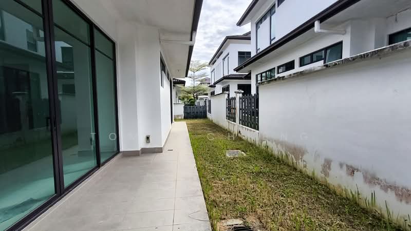 Rumah Berkembar untuk Dijual di Eco Majestic (Semenyih) - TOMMY CHIENG - Exterior - PropertyGuru.com.my