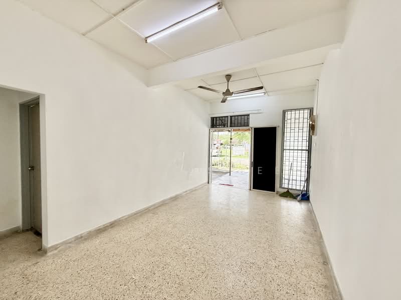 1-storey Terraced House for Sale in Bandar Baru Permas Jaya (Permas Jaya) - Marcus Lee - Living Room - PropertyGuru.com.my