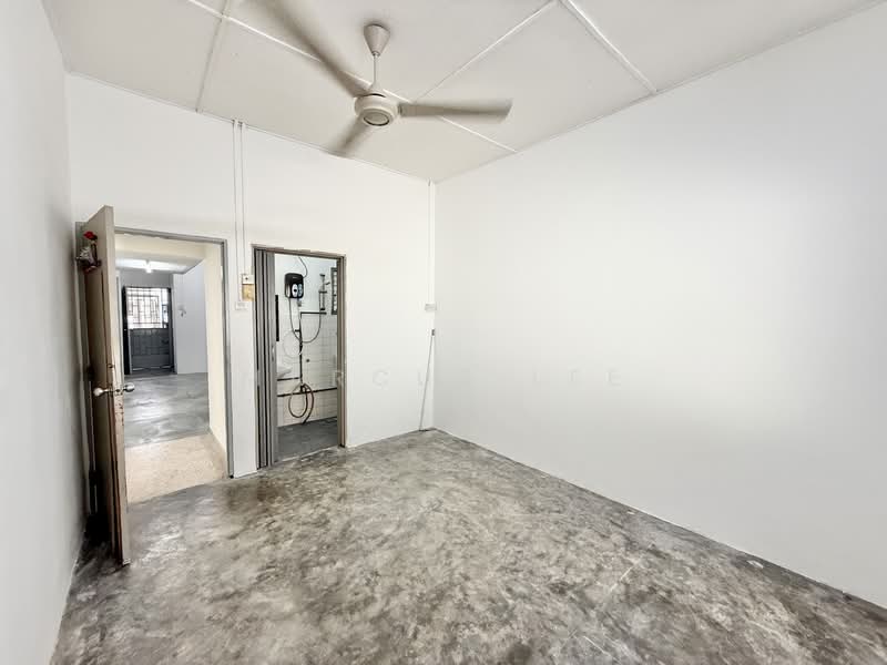 1-storey Terraced House for Sale in Bandar Baru Permas Jaya (Permas Jaya) - Marcus Lee - Interior - PropertyGuru.com.my