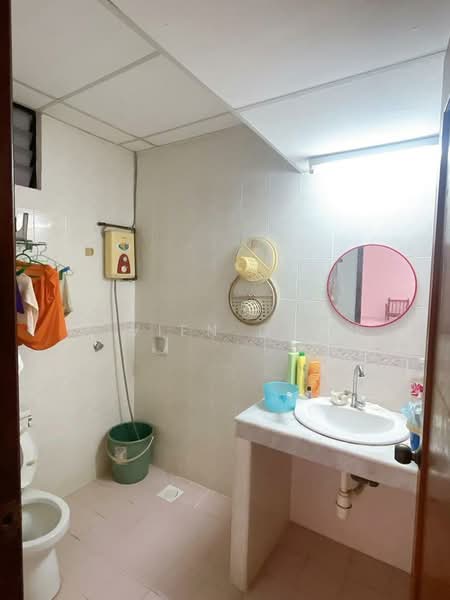 Kondominium untuk Dijual di Villa Ria - Vivien Chew - Bathroom - PropertyGuru.com.my