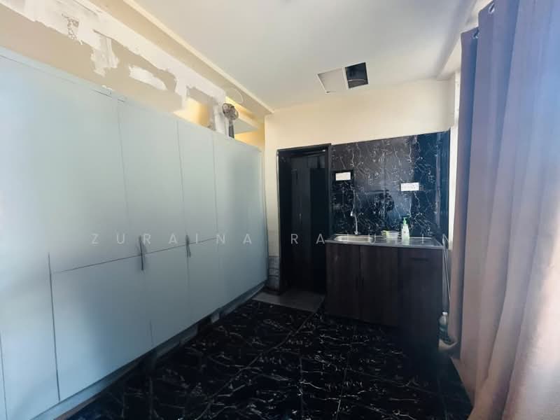 Office for Sale in Shah Alam (Selangor) - Zuraina Rajudin - Kitchen - PropertyGuru.com.my
