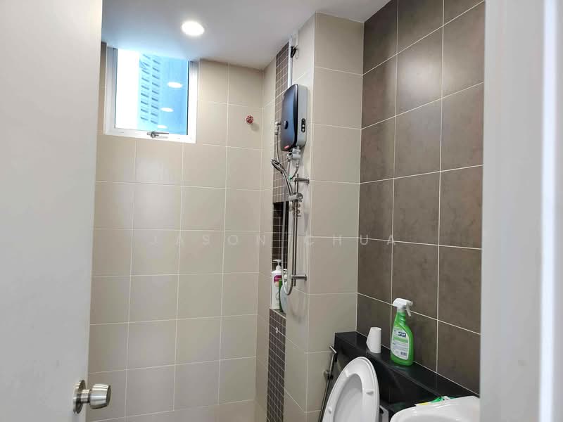 Kondominium untuk Dijual di D'Rich Executive Suites - Jason Chua - Bathroom - PropertyGuru.com.my