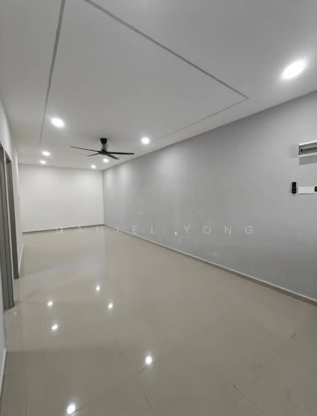 1-storey Terraced House for Sale in Taman Johor (Tampoi) - Daniel Yong - Living Room - PropertyGuru.com.my
