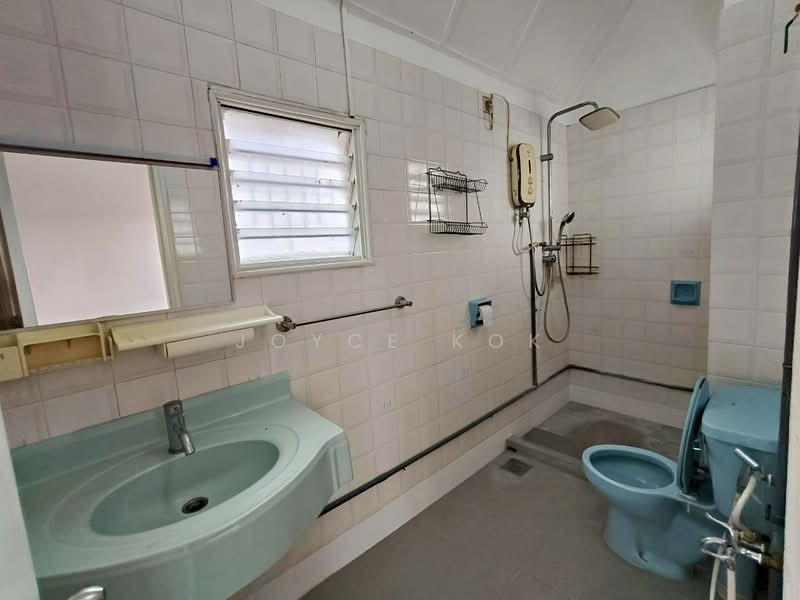 Rumah Teres 2 Tingkat untuk Dijual di Usj 2 (Subang Jaya) - Joyce Kok - Bathroom - PropertyGuru.com.my