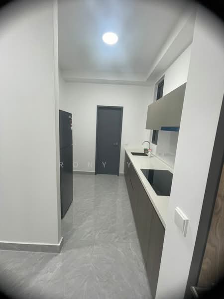 Servis Apartment untuk Disewa di Altris Residences @ The Quartz WM - Rony Yeo - Kitchen - PropertyGuru.com.my