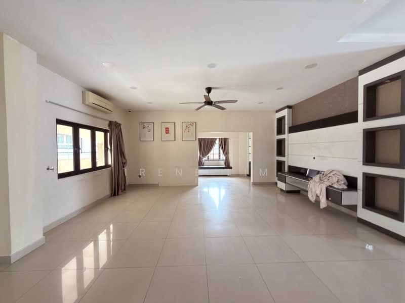 Rumah Banglo untuk Dijual di Bandar Putra (Kulai) - Irene Lim - Living Room - PropertyGuru.com.my