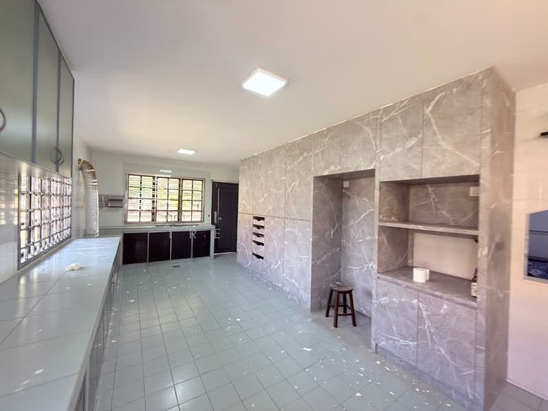 Rumah Banglo untuk Dijual di Bandar Putra (Kulai) - Irene Lim - Kitchen - PropertyGuru.com.my
