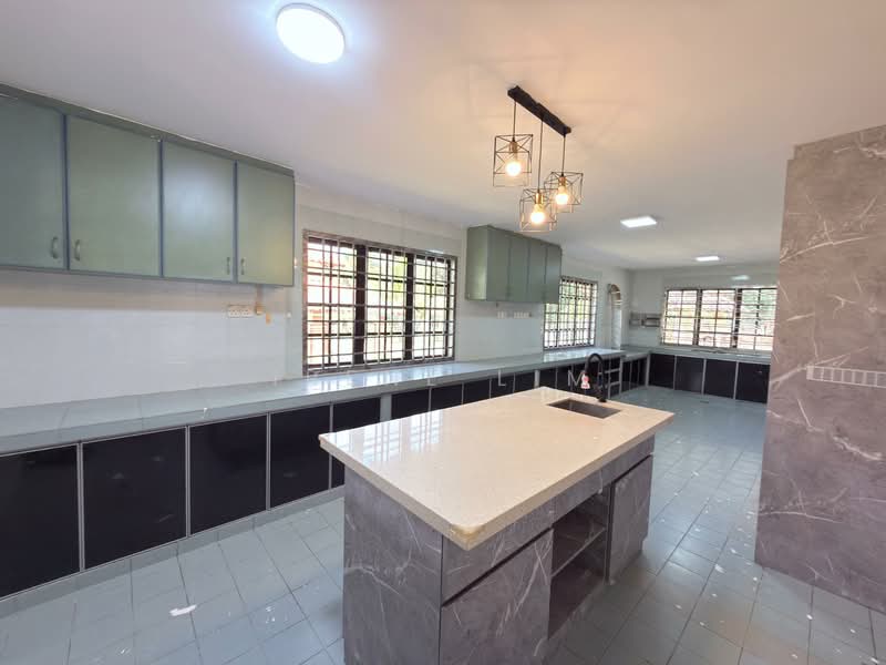 Rumah Banglo untuk Dijual di Bandar Putra (Kulai) - Irene Lim - Kitchen - PropertyGuru.com.my