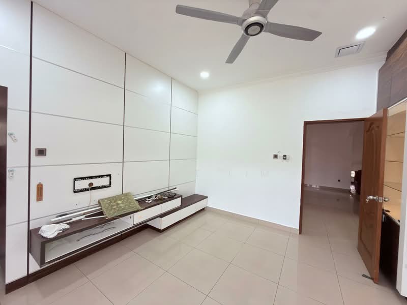 Rumah Banglo untuk Dijual di Bandar Putra (Kulai) - Irene Lim - Bedroom - PropertyGuru.com.my