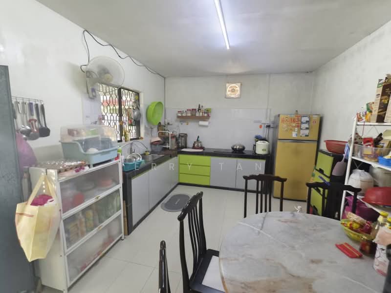 1-storey Terraced House for Sale in Taman Sri Kulai Baru (Kulai) - Terry Tan - Kitchen - PropertyGuru.com.my