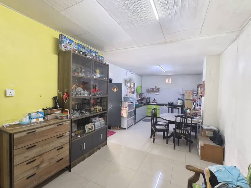 1-storey Terraced House for Sale in Taman Sri Kulai Baru (Kulai) - Terry Tan - Living Room - PropertyGuru.com.my