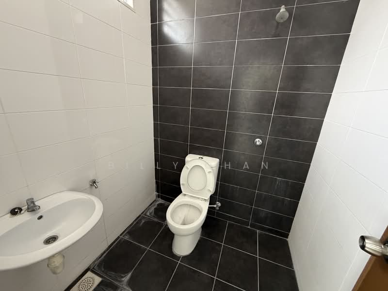Rumah Berkembar untuk Dijual di Taman Setia Impian (Kajang) - Billy Chan - Bathroom - PropertyGuru.com.my