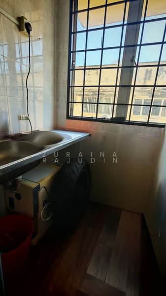 Office for Sale in Shah Alam (Selangor) - Zuraina Rajudin - Interior - PropertyGuru.com.my