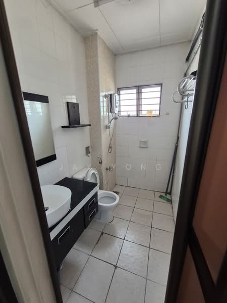 2-storey Terraced House for Sale in Setia Impian (Setia Alam) - Jay Yong - Bathroom - PropertyGuru.com.my