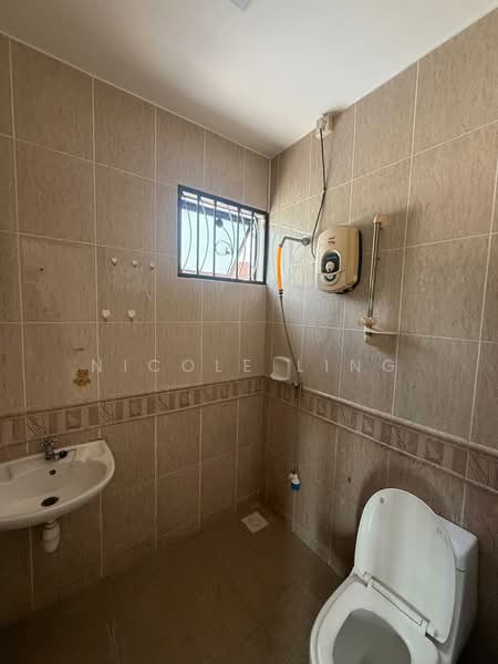 Semi-Detached House for Rent in Simpang Pulai (Perak) - Nicole Ling - Bathroom - PropertyGuru.com.my