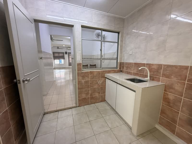 2-storey Terraced House for Rent in Putra Heights (Subang Jaya) - Joey Wong - Kitchen - PropertyGuru.com.my