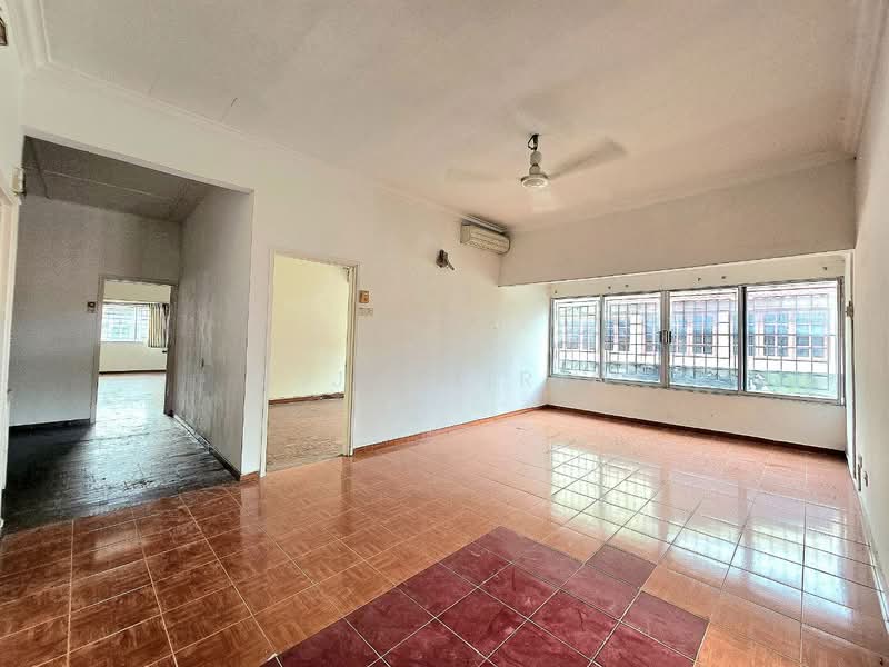 Rumah Berkembar untuk Dijual di Taman Permata (Ulu Kelang) - M.J Zairin - Living Room - PropertyGuru.com.my