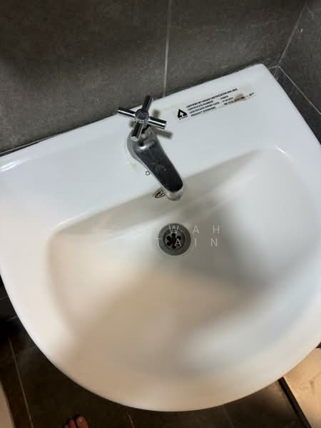 Service Residence for Sale at Majestic Maxim - Kok Wah Captain - Bathroom - PropertyGuru.com.my