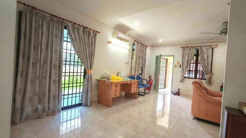 2-storey Terraced House for Sale in Taman Cempaka (Ipoh) - Sam Lam - Living Room - PropertyGuru.com.my
