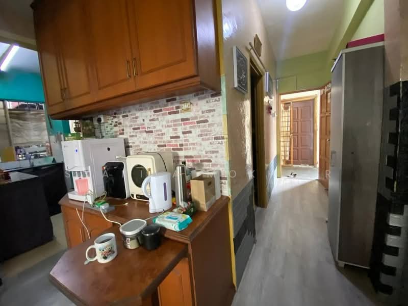 Pangsapuri untuk Dijual di Desa Temenggung Apartment - Syakila Mokhtar - Corridor - PropertyGuru.com.my