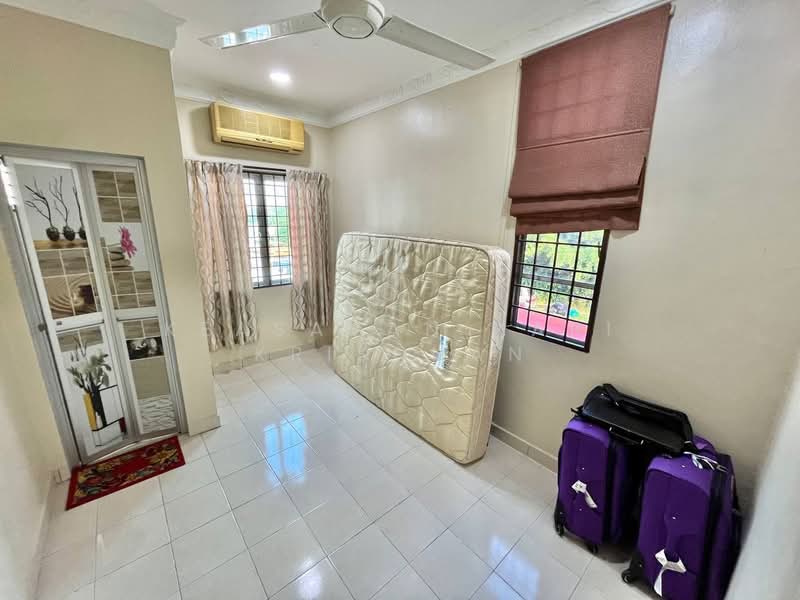 Rumah Teres 2 Tingkat untuk Dijual di Seksyen 3 (Bangi) - Keasavan Hari Krishnan - Bedroom - PropertyGuru.com.my