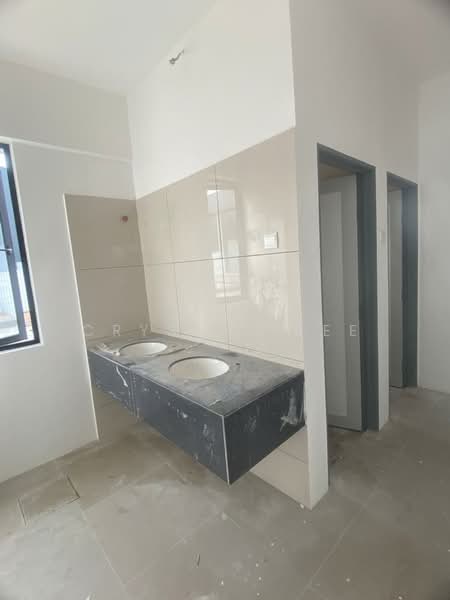 Factory for Sale in Perai (Penang) - Crystal Tee - Bathroom - PropertyGuru.com.my