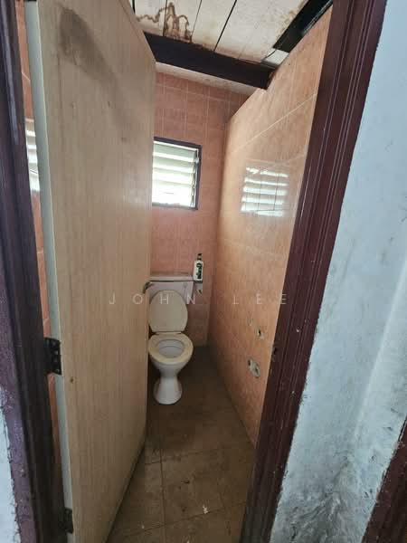 Kedai / Pejabat untuk Disewa di Teluk Gong (Port Klang (Pelabuhan Klang)) - John Lee - Bathroom - PropertyGuru.com.my