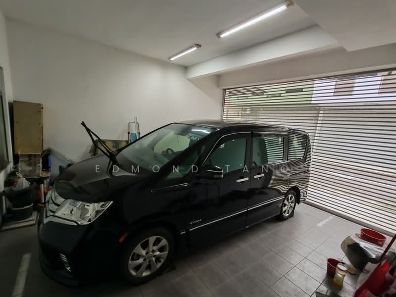 Rumah Teres 2 Tingkat untuk Dijual di Setia Tropika (Johor Bahru) - Edmond Tang - Car Park - PropertyGuru.com.my