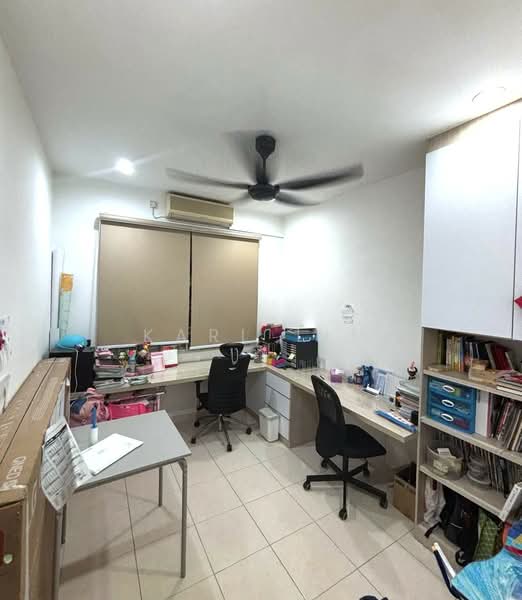 Rumah Teres 1.5 Tingkat untuk Dijual di Taman Gaya (Ulu Tiram) - Karl Lim - Study - PropertyGuru.com.my