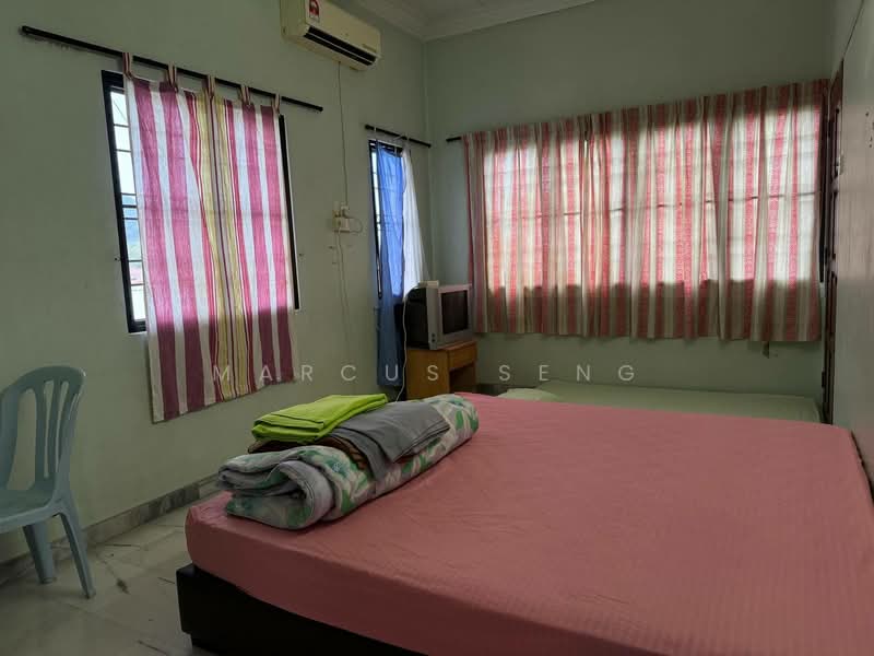 Bungalow for Sale in Gunung Rapat (Ipoh) - Marcus Seng - Bedroom - PropertyGuru.com.my