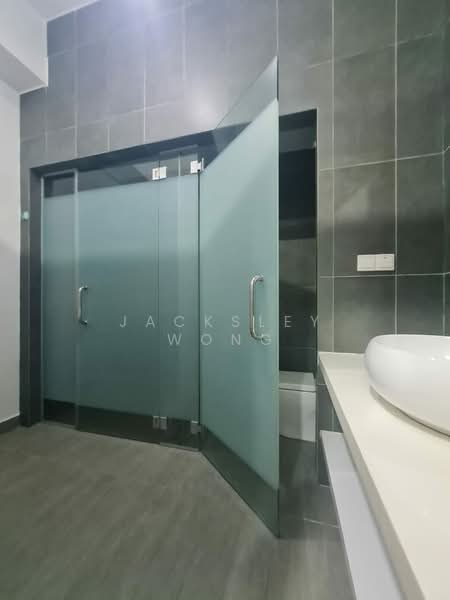 Servis Apartment untuk Disewa di Astoria Ampang - Jacksley Wong - Bathroom - PropertyGuru.com.my