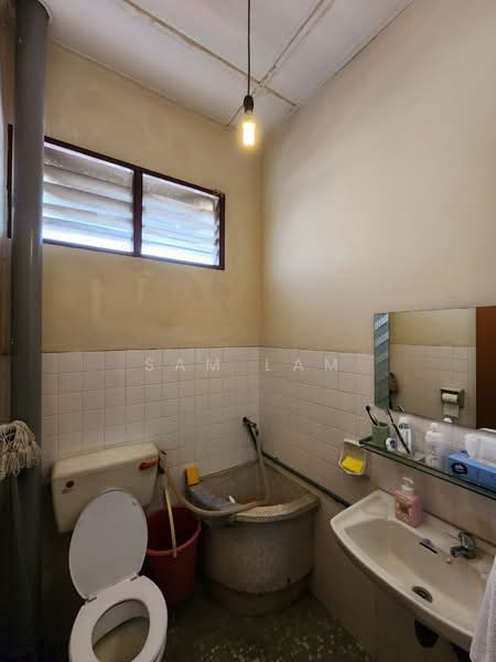 Rumah Berkembar untuk Dijual di Gunung Rapat (Ipoh) - Sam Lam - Bathroom - PropertyGuru.com.my