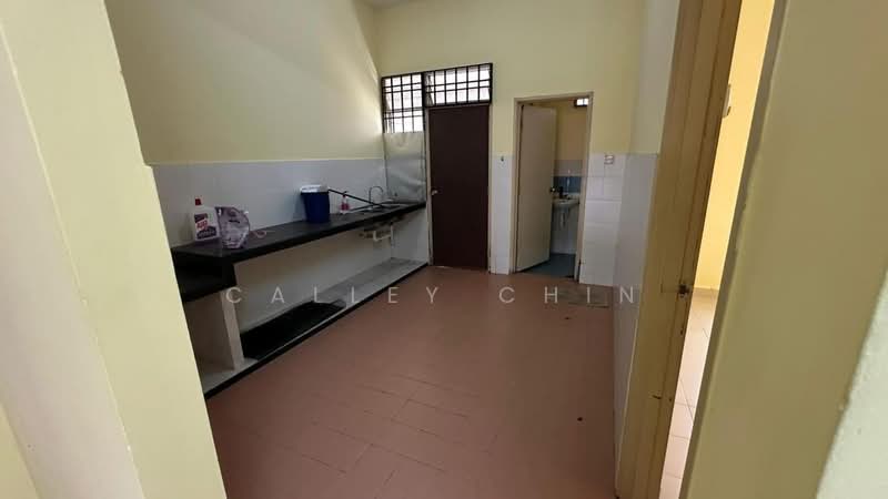 Rumah Teres untuk Disewa di Taman Pulai Jaya (Kulai) - Calley Chin - Kitchen - PropertyGuru.com.my